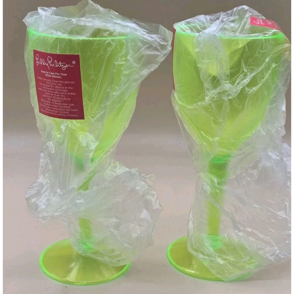 Lilly Pulitzer Wine Glasses (2) Set Neon Green Plastic‎ Pair